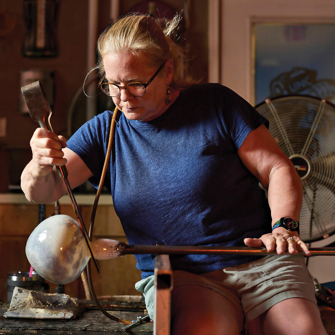Lisa Oakley at work