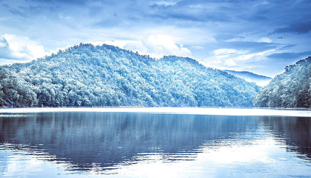Snowy mountains around Fontana Lake
