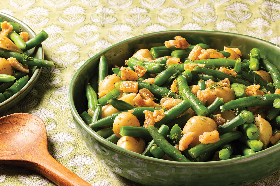 Green beans with potatoes and fatback